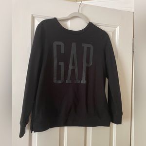 GAP black sweatshirt